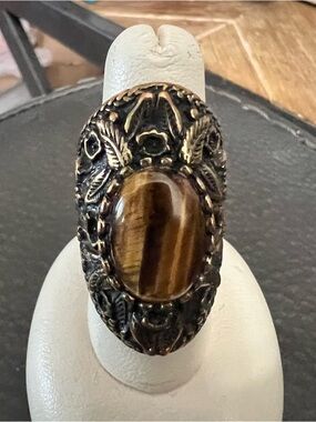 Men's or women’s  Vintage-Style Tiger's Eye Statement Ring - Brown